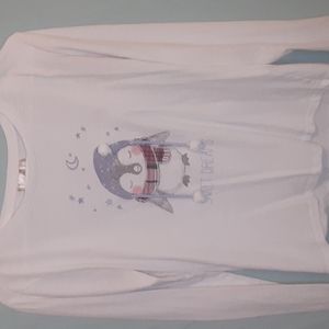 Pajama white night shirt with a penguin